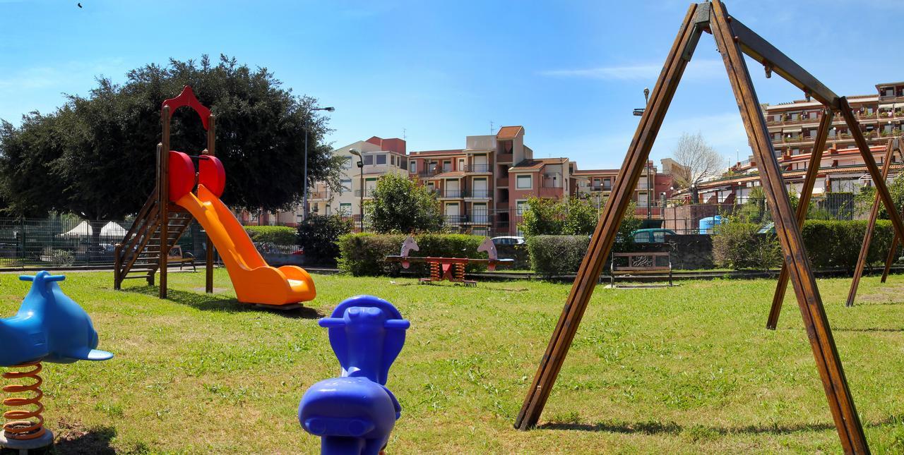 Nero D'Avola Morgante Apartment จีอาร์ดีนี นักซอส ภายนอก รูปภาพ