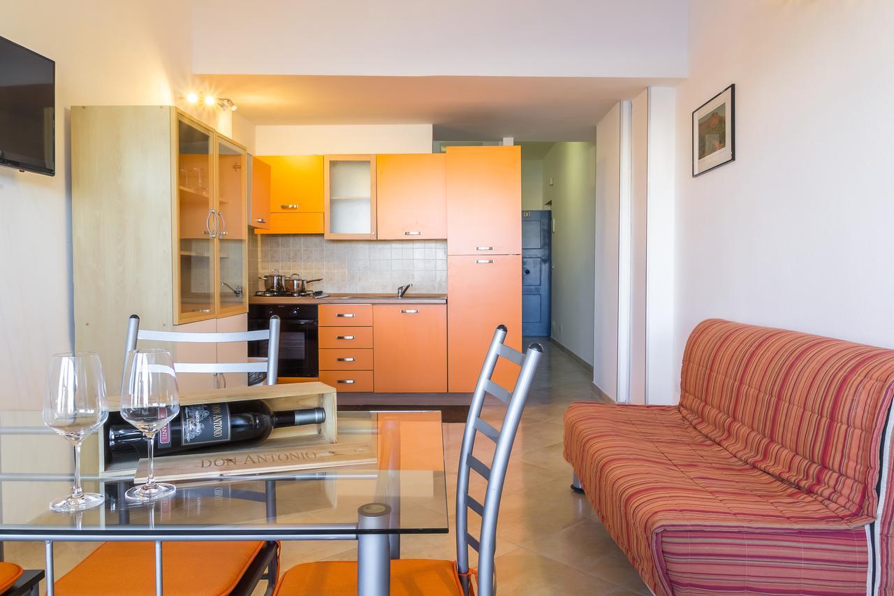 Nero D'Avola Morgante Apartment จีอาร์ดีนี นักซอส ภายนอก รูปภาพ
